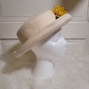 Vtg Chic Cream Hat with Yellow Floral Detail 100% Wool Felt